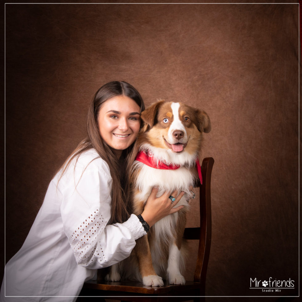 S Ance Photo En Famille Avec Un Chien Dans Le Studio Mir Studio