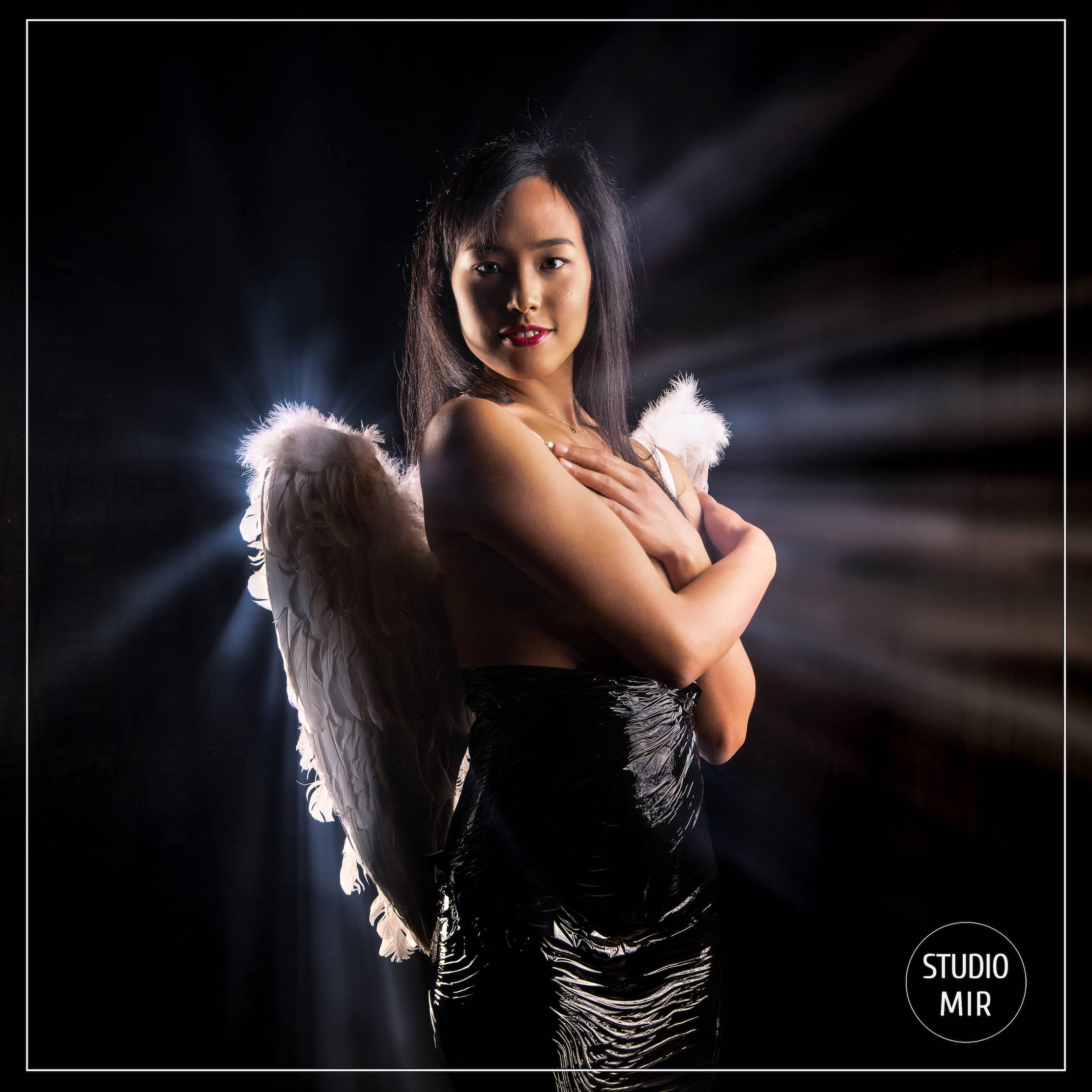 Photographe Boudoir : Séance photo sur le thème des anges à Saint Maur des Fossés