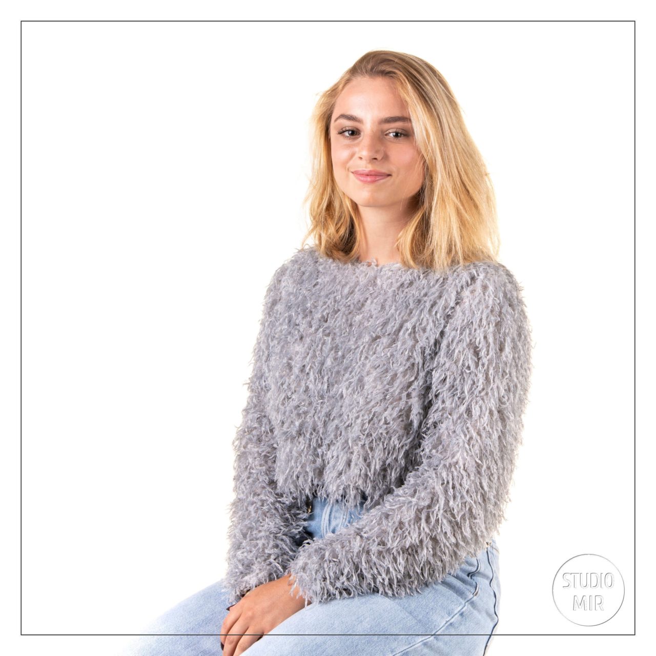 Idée cadeau 18 ans un shooting photo modèle en studio dans le Val de