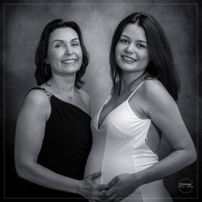 Séance photo grossesse mère et fille dans le Val-de-Marne