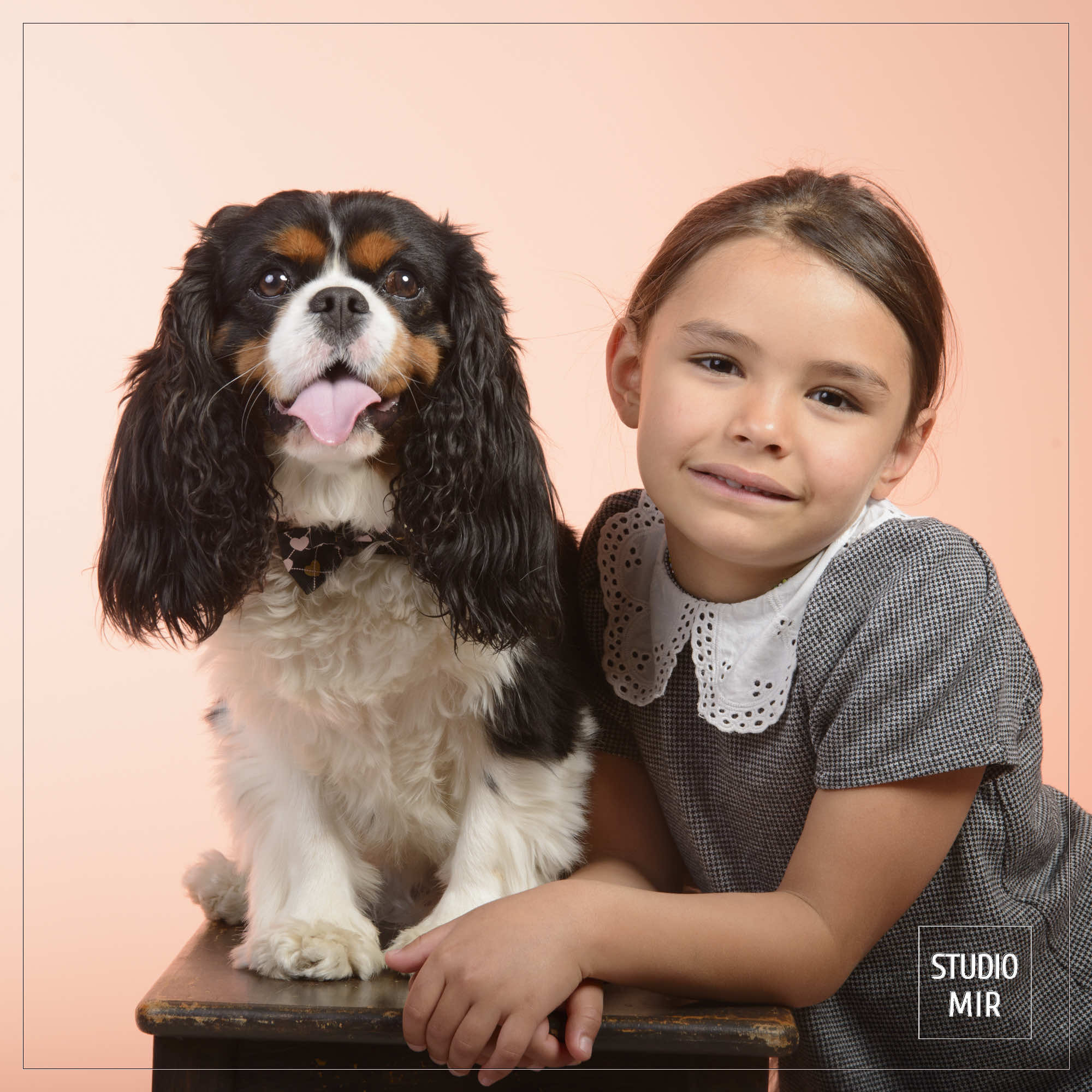 photo d'enfant avec son chien