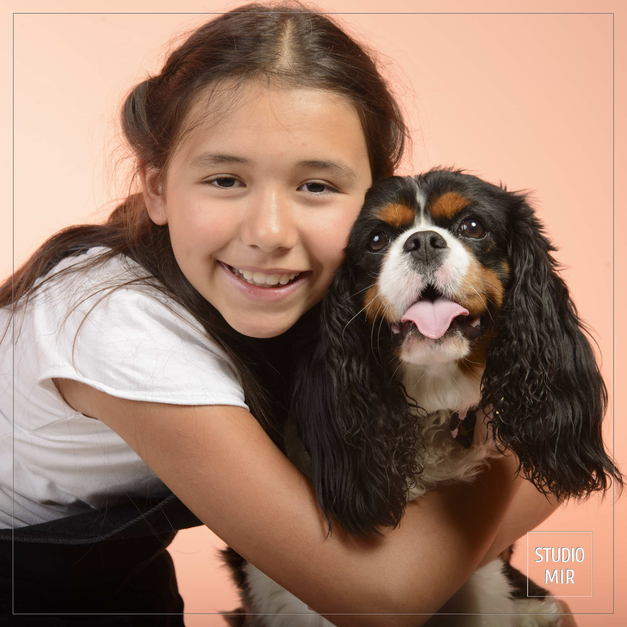 photo d'enfant avec son chien