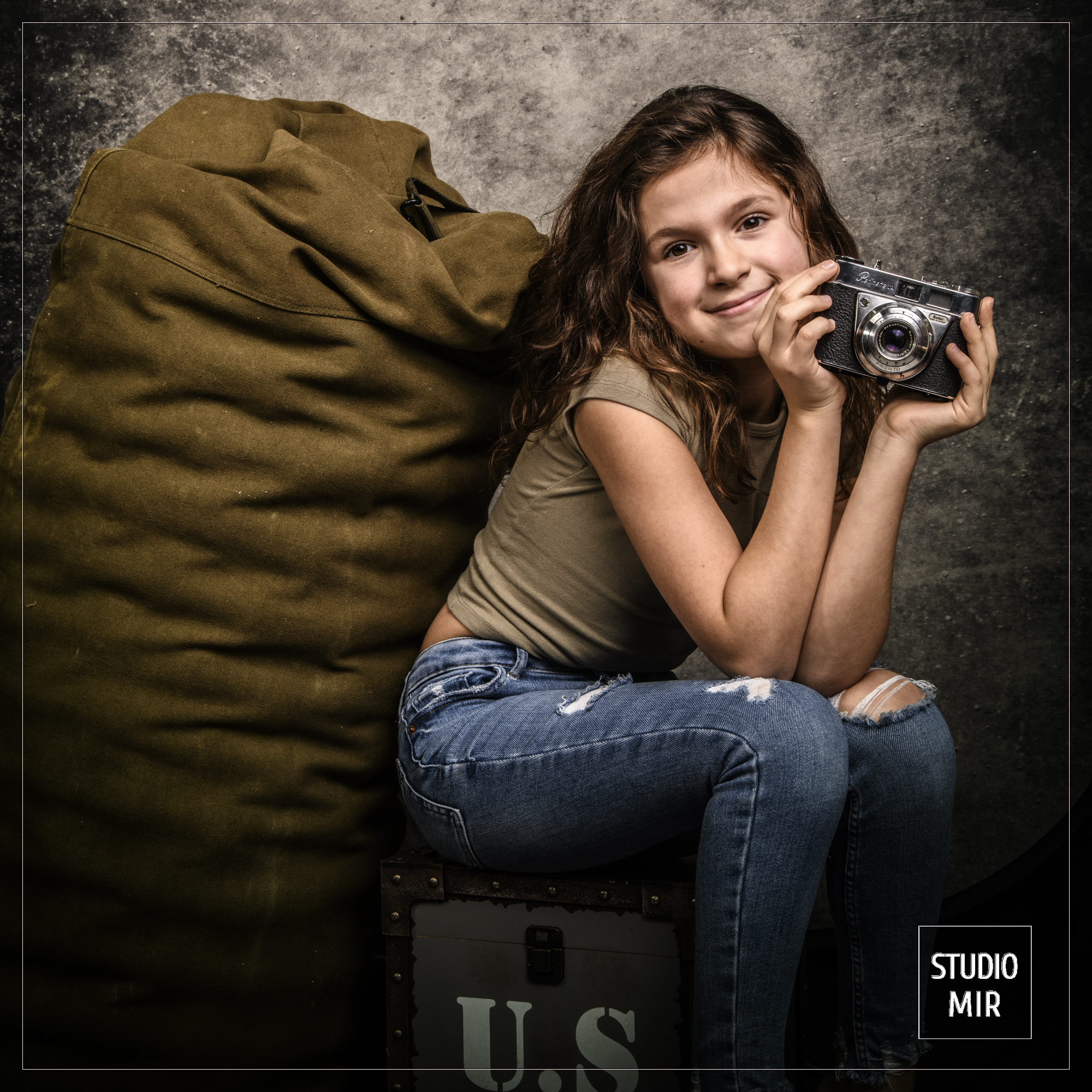 Shooting Ado : Une Expérience Unique pour Capturer leur Personnalité au Studio Mir Saint-Maur-2 Shooting Ado : Une Expérience Unique pour Capturer leur Personnalité au Studio Mir Saint-Maur