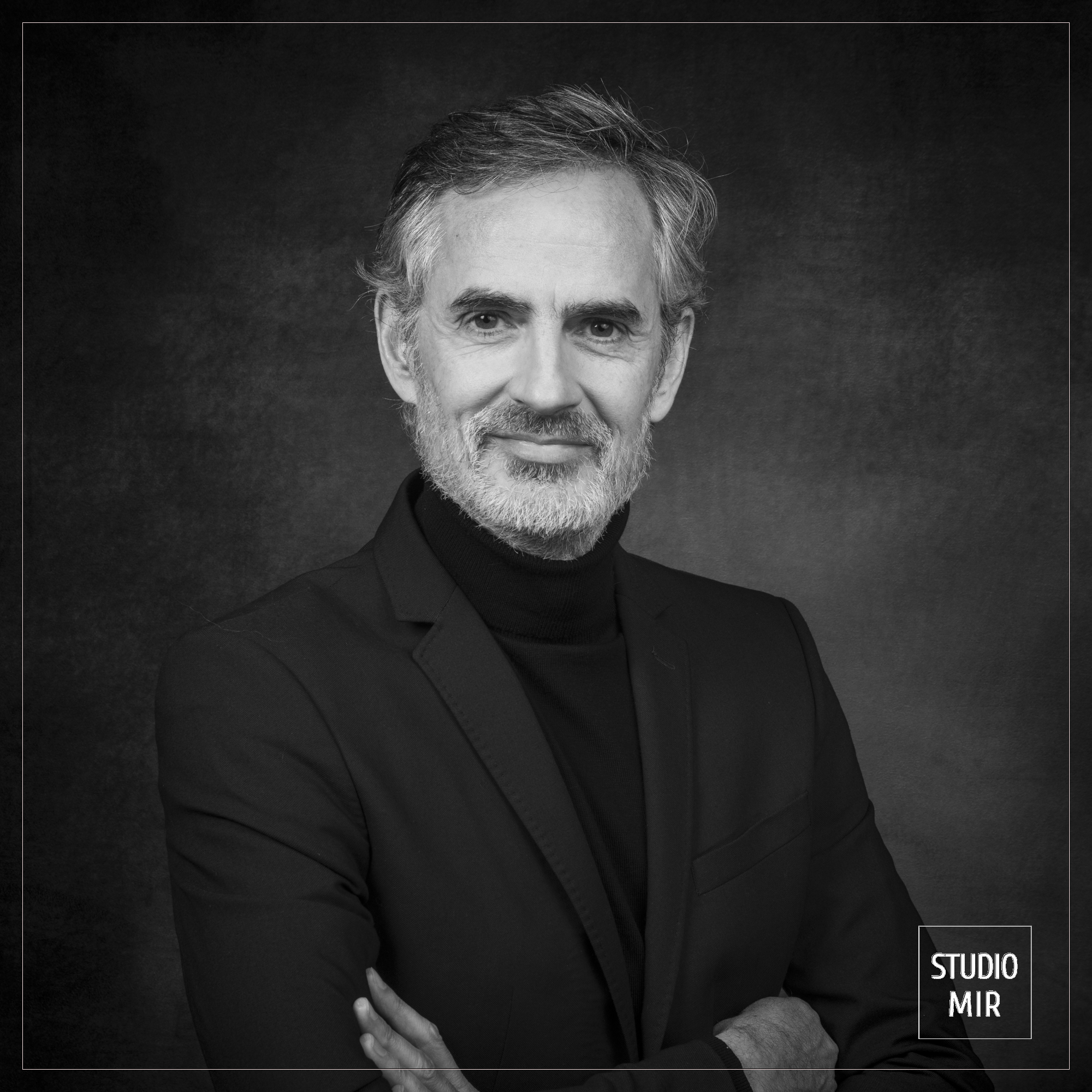 Portrait professionnel : soignez votre image avec une séance au Studio Mir 👔📸
