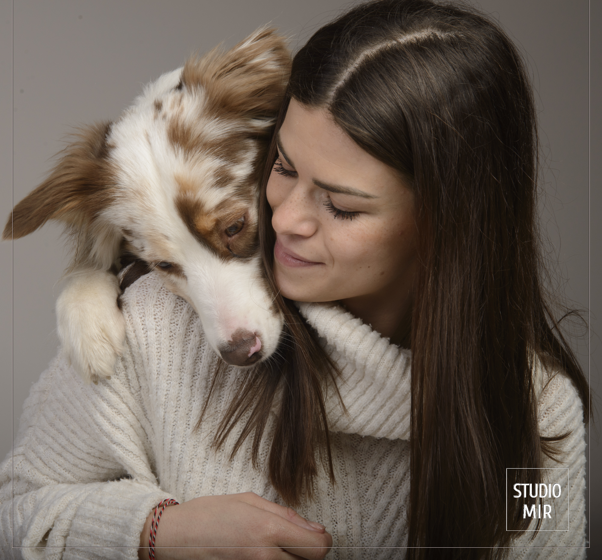 Shooting photo entre une jeune femme et son chien -3 Shooting photo entre une jeune femme et son chien