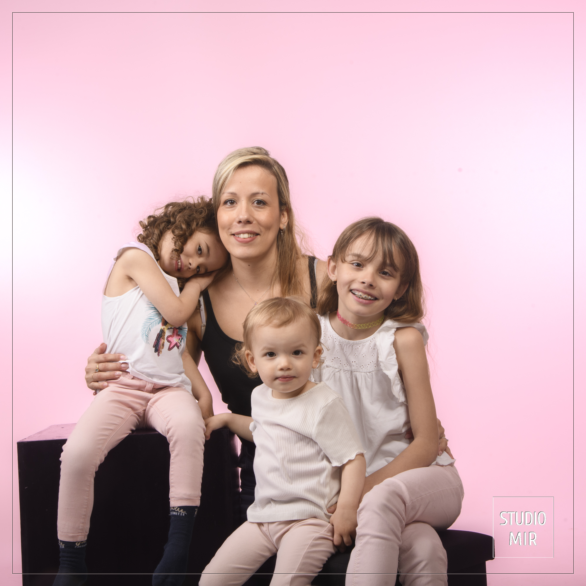 STUDIO-MIR.FR/CCAS Shooting photos en famille pour des souvenirs à vie