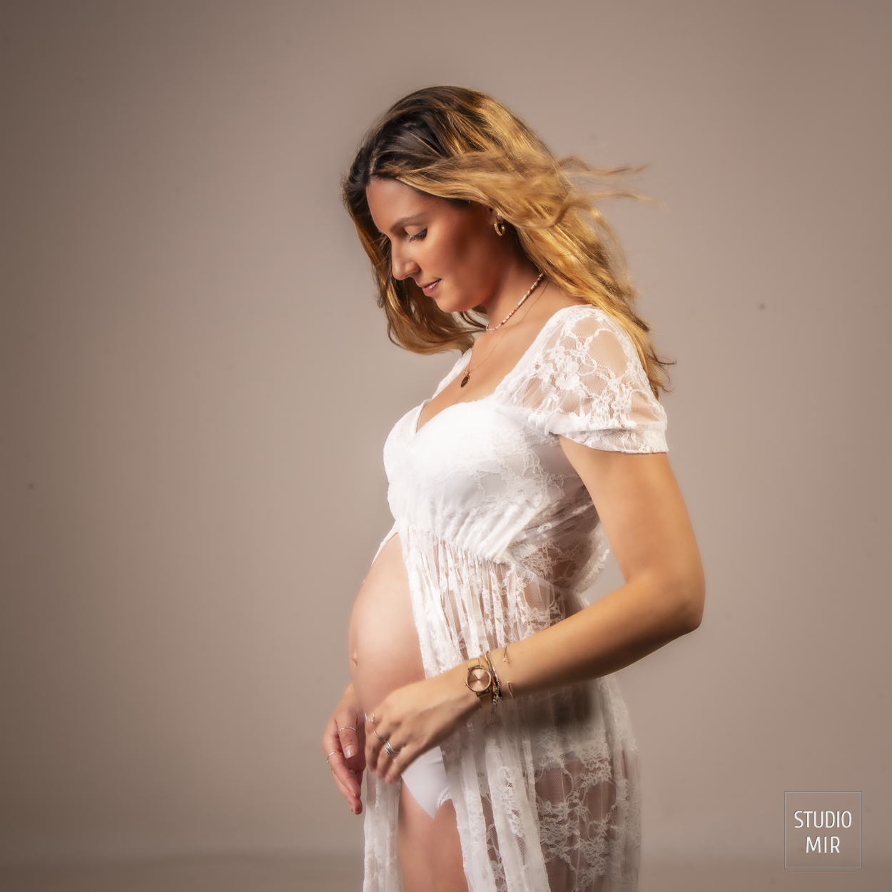 STUDIO-MIR.FR/CCAS Shooting photos future maman dans le 94