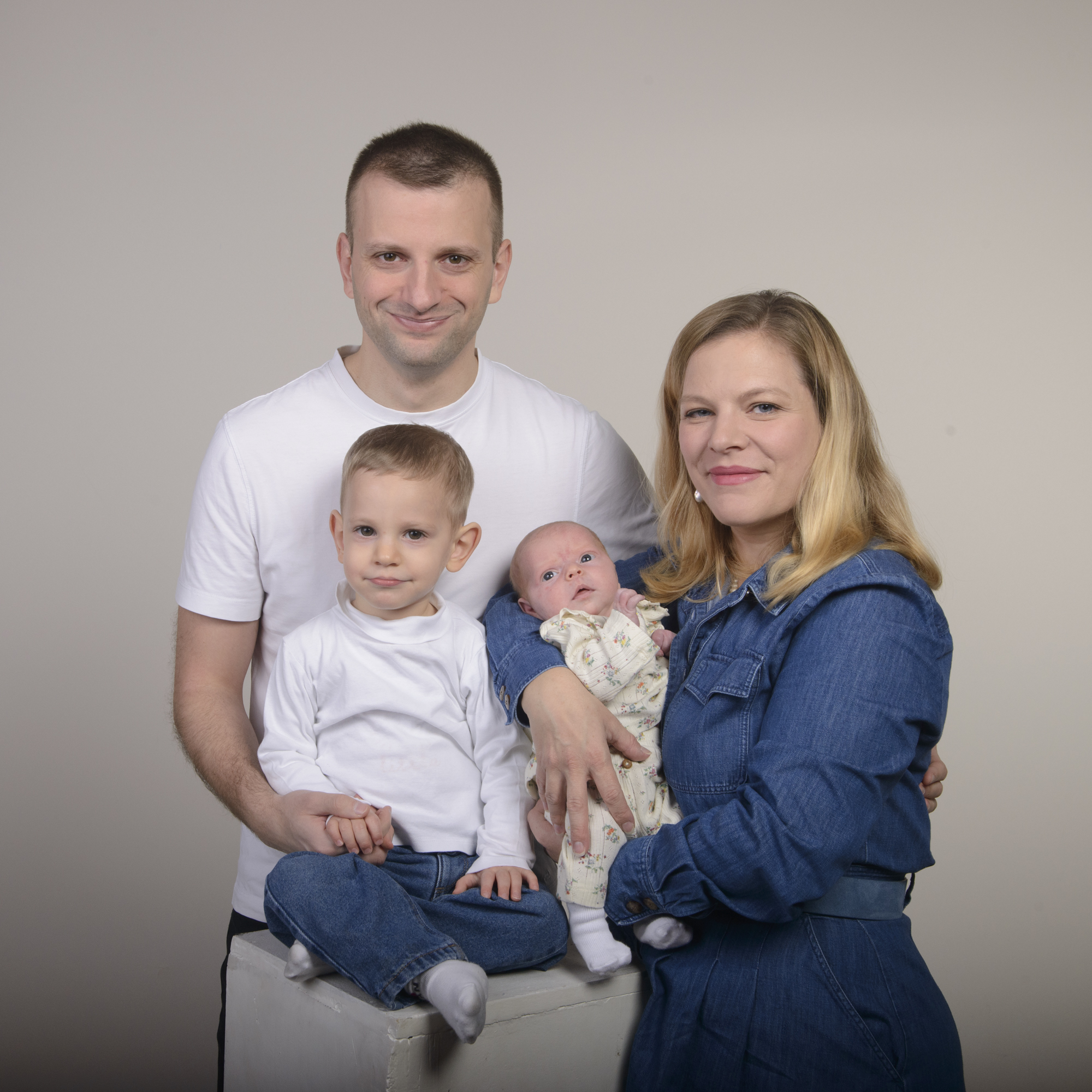 Séance photo naissance en studio dans le Val de Marne
