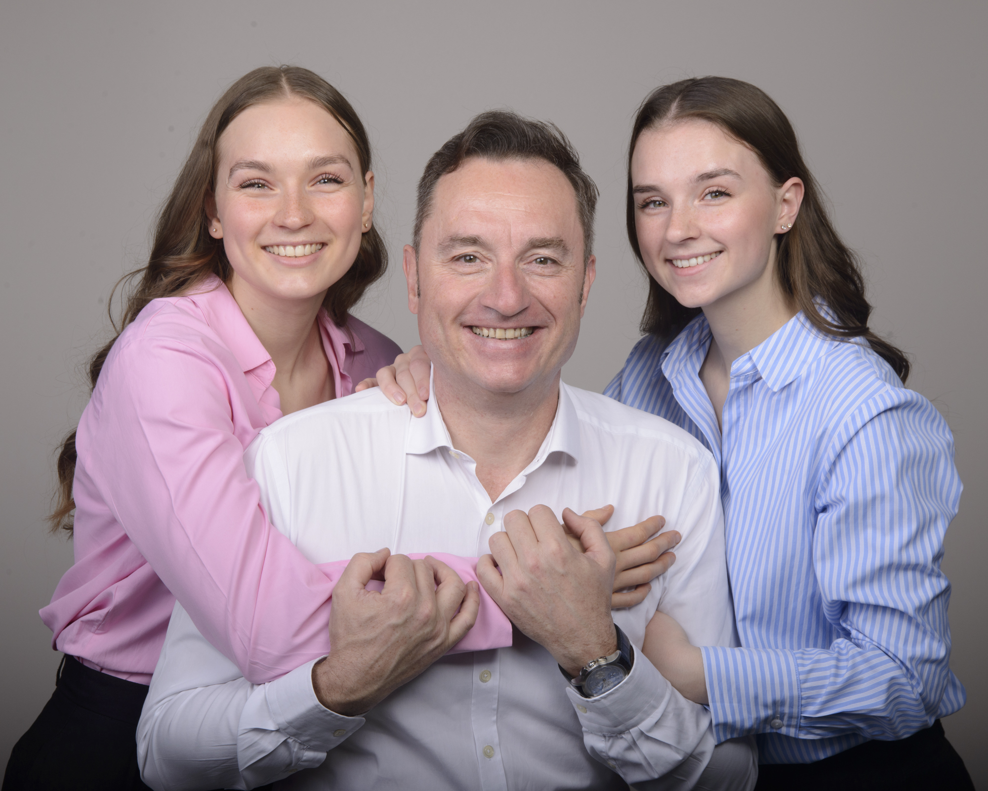 Shooting photos père filles dans le Val de Marne. Prenez le temps d'un shooting photos avec vos photos pour un souvenir à vie