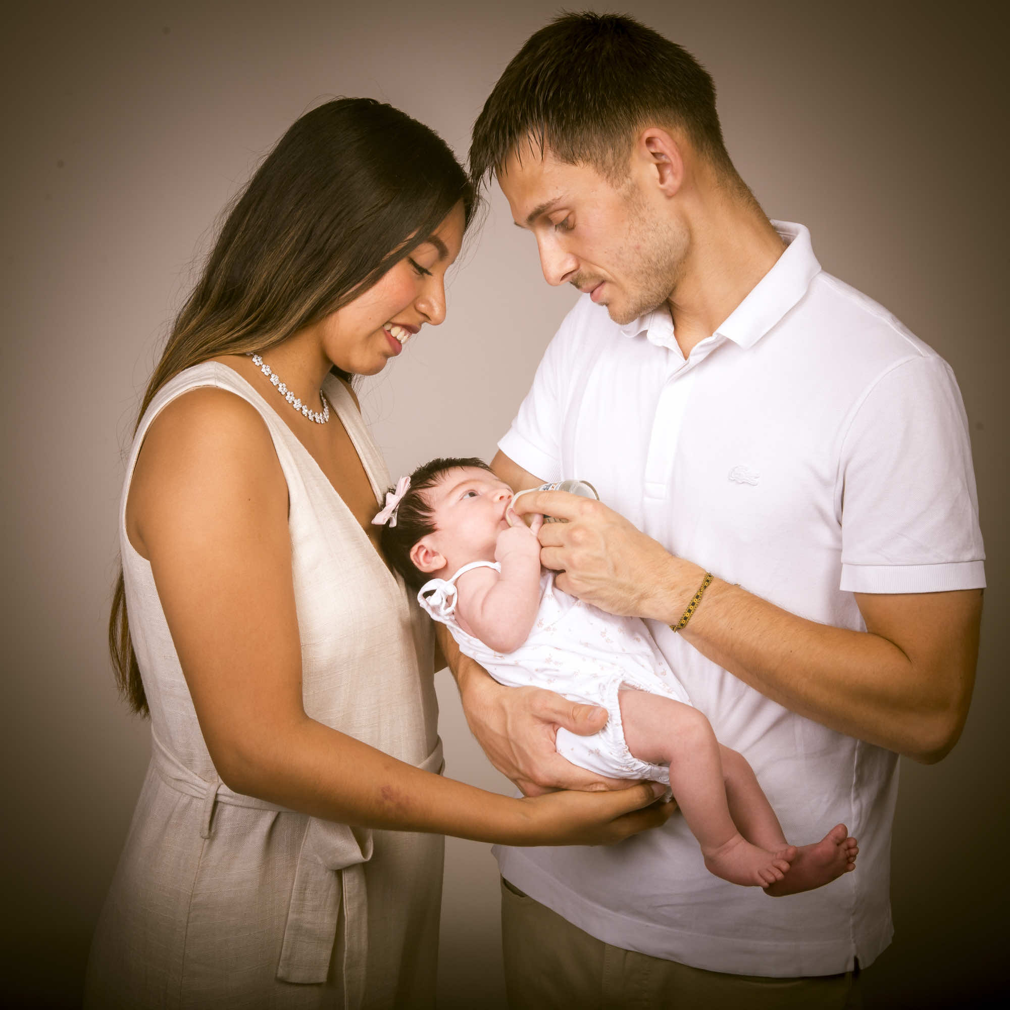 Photographe bébé en studio dans le Val de Marne